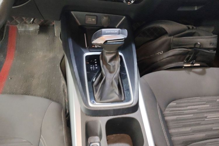 雪佛兰 科鲁泽 2023款 1.5L 双离合乐享版中控内饰18