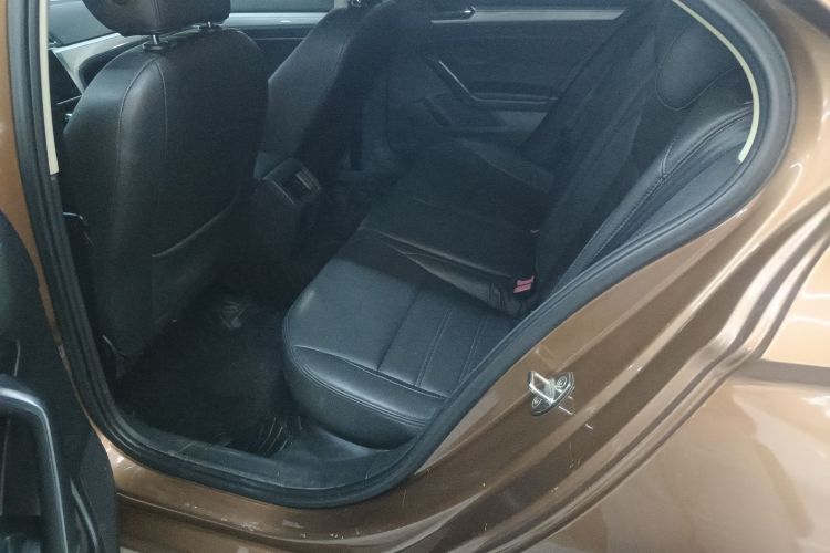 大众 凌渡 2017款 230TSI DSG风尚版中控内饰7004