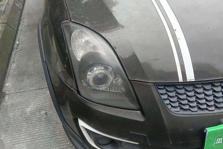 铃木 雨燕 2013款 1.5L 手动20周年限量版车身外观8