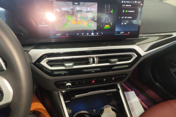 宝马3系 2024款 325Li M运动套装中控内饰16