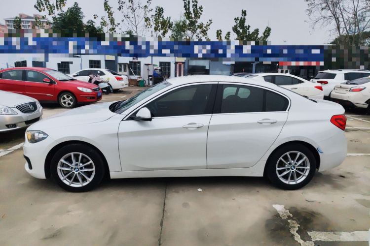 宝马1系 2017款 118i 时尚型车身外观4