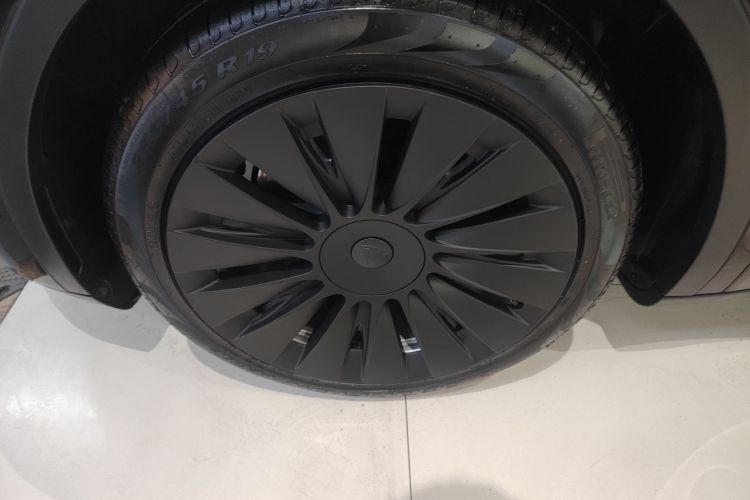 特斯拉 Model Y 2022款 改款 后轮驱动版车身外观6007