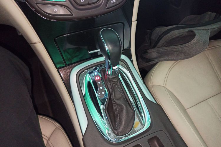 别克 君威 2014款 2.0L 精英时尚型局部细节18