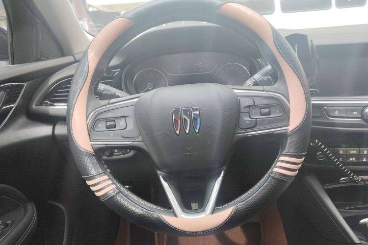 别克 君威 2024款 25T 超享版中控内饰13