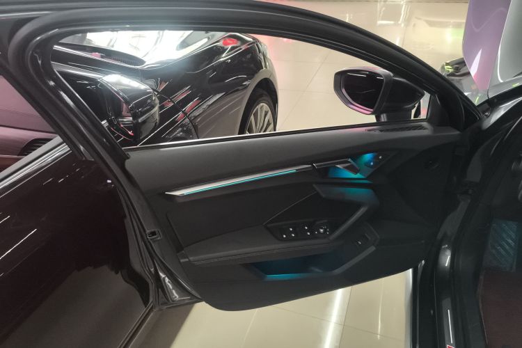 奥迪A3 2023款 改款 A3L Limousine 35 TFSI 时尚运动型中控内饰7007