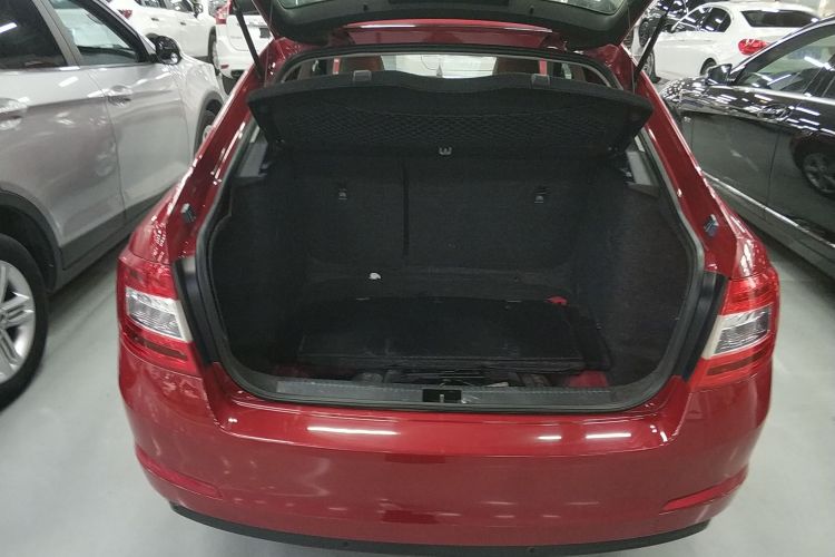 斯柯达 明锐 2015款 1.4TSI 手动逸俊版机舱底盘23