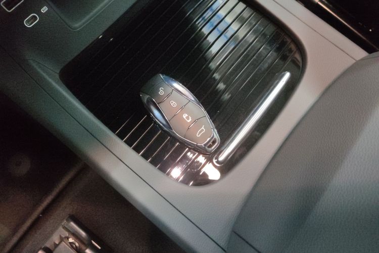 红旗HQ9 PHEV 2024款 2.0T 四驱豪华版中控内饰11