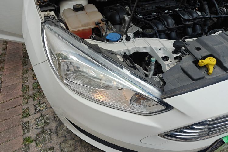 福特 福克斯 2018款 两厢经典 1.6L 自动舒适型智行版车身外观8