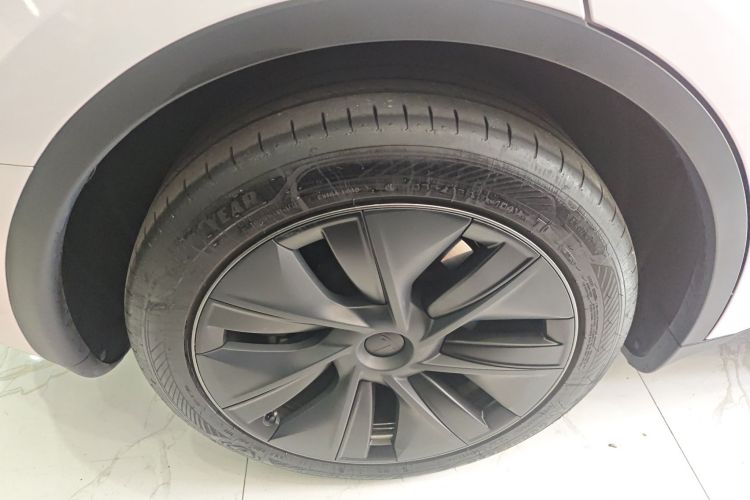 特斯拉 Model Y 2024款 后轮驱动版车身外观6008