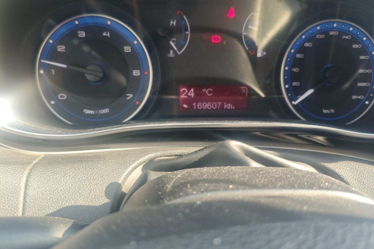 菲亚特 菲翔 2015款 1.4T 自动悦享版中控内饰15