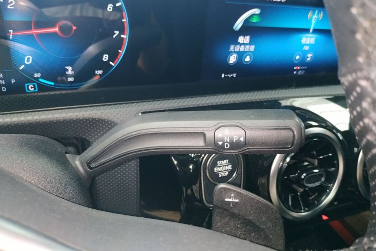 奔驰A级 2020款 改款 A 200 L 运动轿车动感型中控内饰18