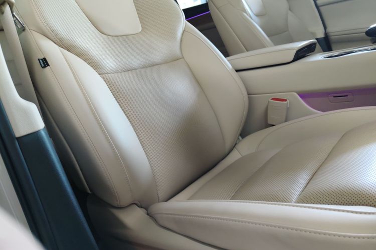 鸿蒙智行 问界M5 2023款 增程后驱标准版局部细节41