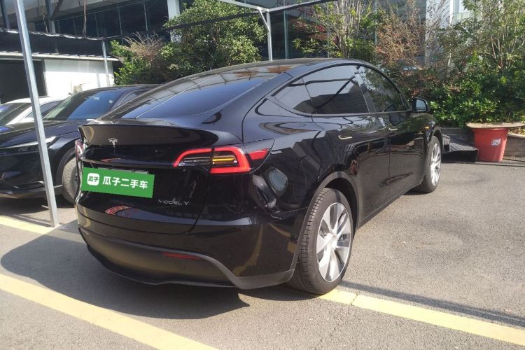 特斯拉 Model Y 2022款 改款 后轮驱动版车身外观6005