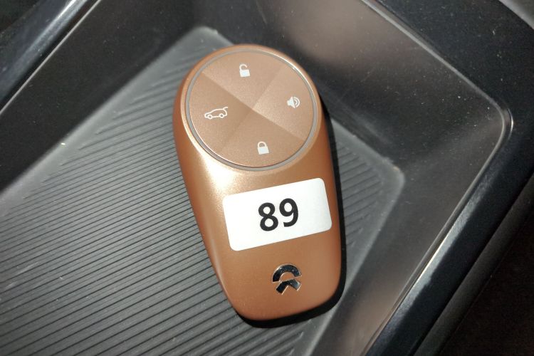 蔚来ES8 2020款 580KM 签名版 六座版中控内饰11