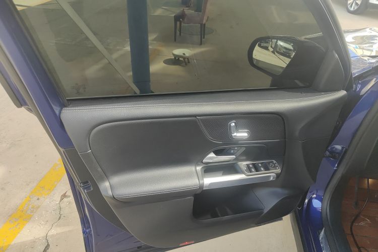 奔驰GLB 2020款 GLB 200 动感型中控内饰7007