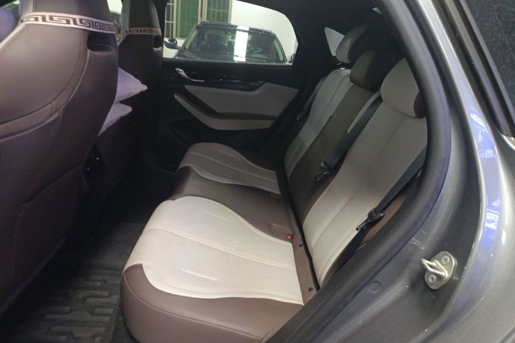 比亚迪 秦PLUS 2024款 荣耀版 DM-i 55KM领先型中控内饰7004