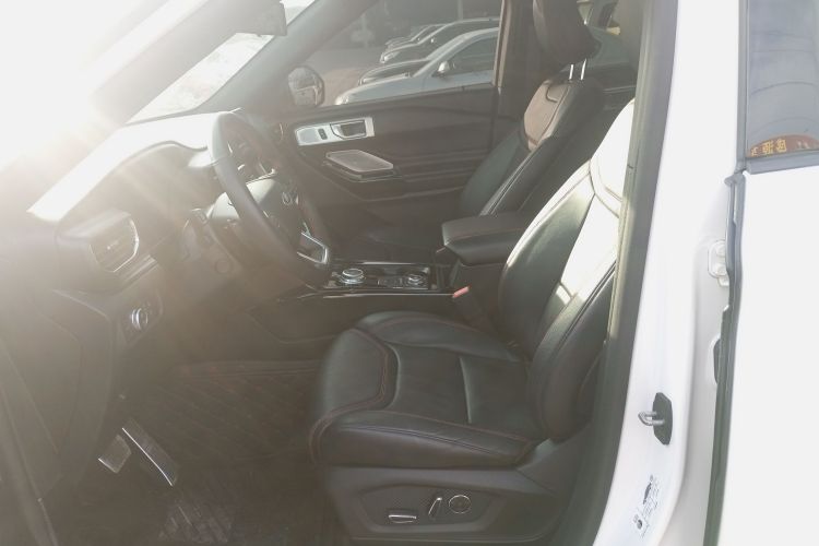 福特 探险者 2020款 EcoBoost 285 四驱运动版ST-LINE 6座中控内饰19