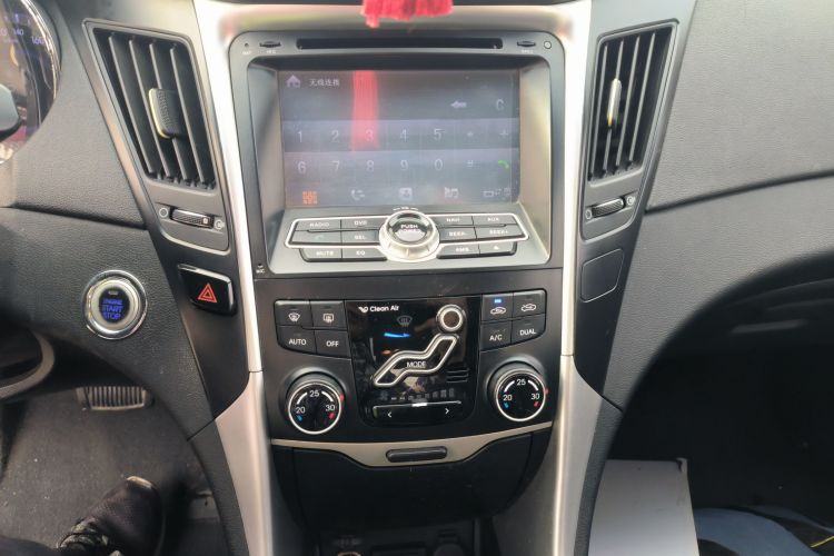 现代 索纳塔 2015款 经典 2.0L 自动豪华版中控内饰16