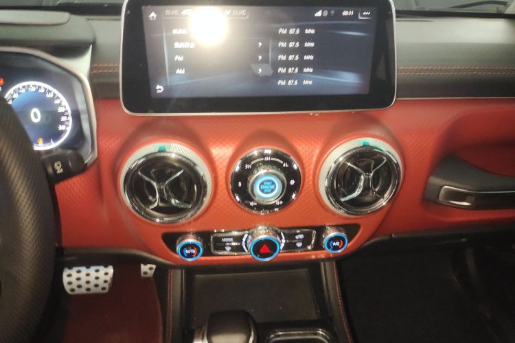 北京BJ40 2018款 PLUS 2.3T 自动四驱尊享版 国V中控内饰16