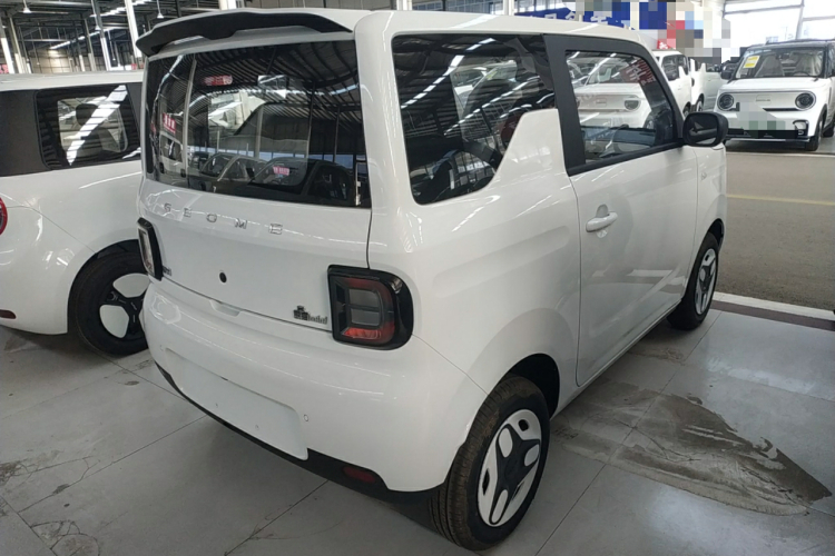 吉利银河 熊猫 2025款 210km 元气熊车身外观7