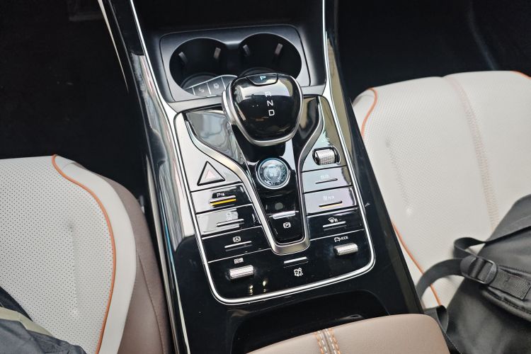 比亚迪 秦PLUS 2024款 荣耀版 EV 420KM领先型中控内饰18