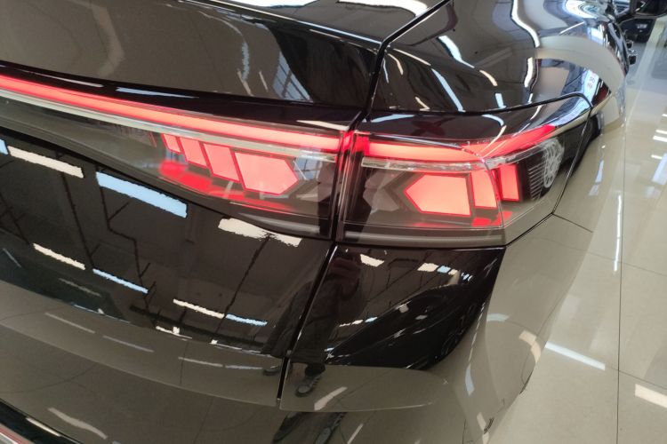 大众 迈腾 2024款 380TSI DSG至尊版车身外观6006