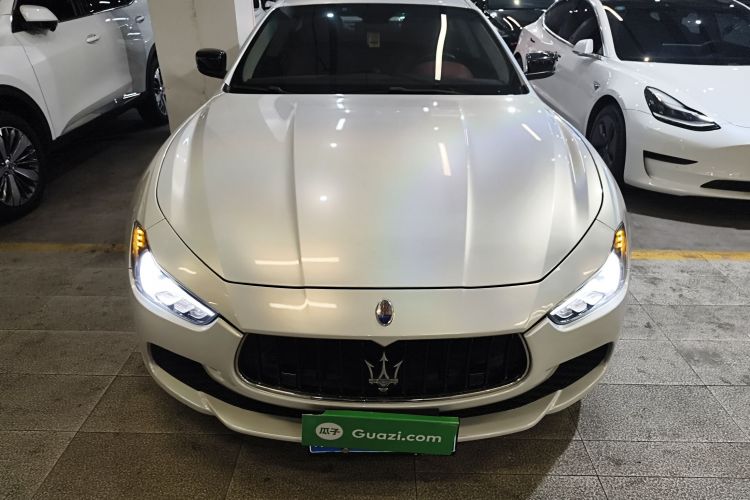 玛莎拉蒂 Ghibli 2014款 3.0T 标准版车身外观2