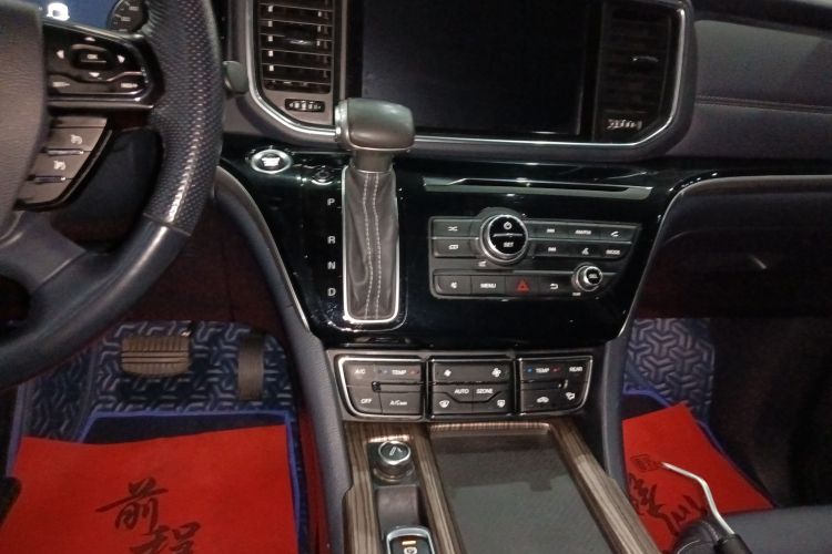 广汽传祺 传祺M8 2018款 320T 尊享版局部细节18