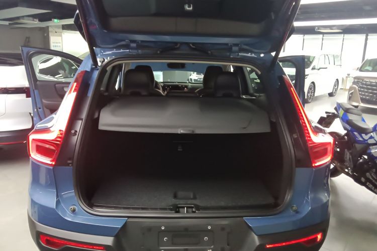 沃尔沃XC40 2023款 B4 四驱智远豪华版局部细节23