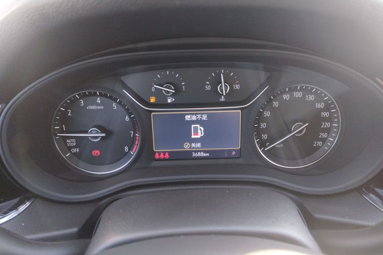 别克 君威 2024款 25T 超享版中控内饰14