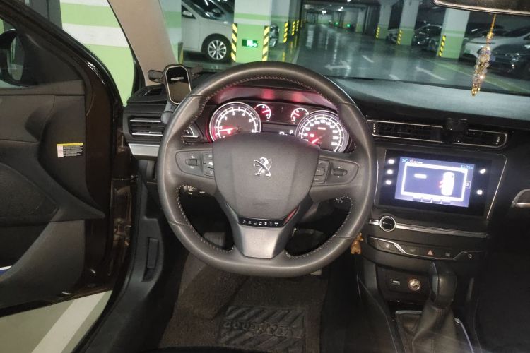 标致408 2016款 1.6T 自动豪华版中控内饰13