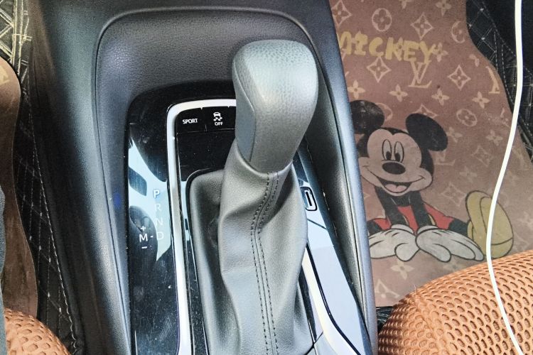 丰田 雷凌 2022款 TNGA 1.5L CVT进取版中控内饰18