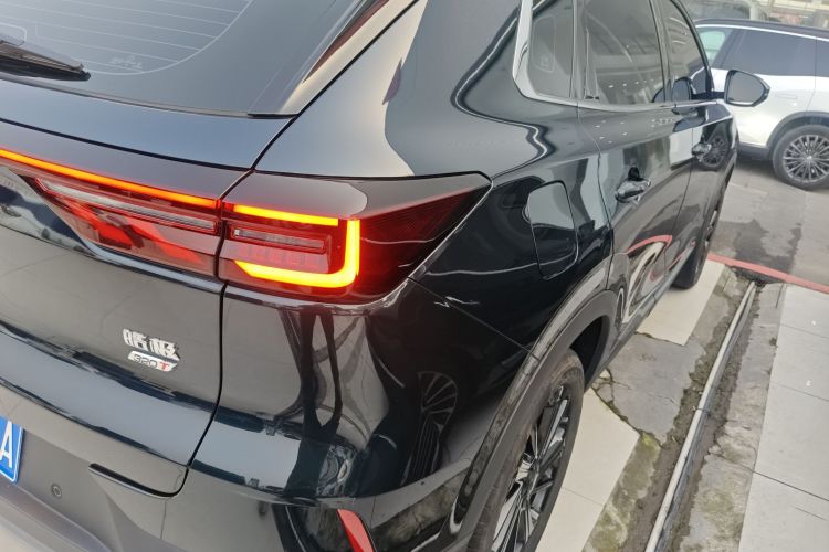 东风风神 皓极 2025款 马赫动力 1.5T 尊贵型车身外观9