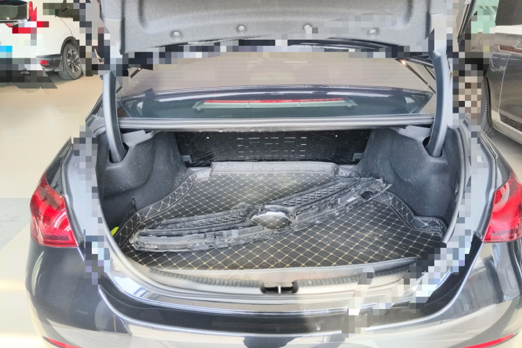 奔驰C级 2023款 改款 C 260 L 运动版中控内饰23