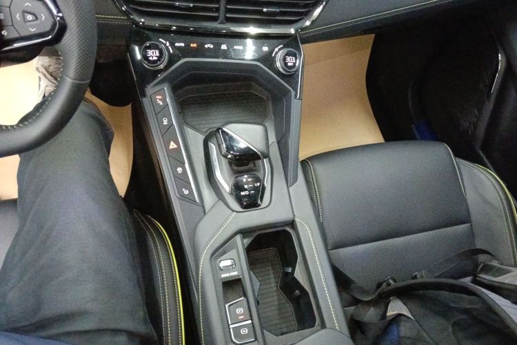 领克06 2023款 Remix 1.5T Hero中控内饰18