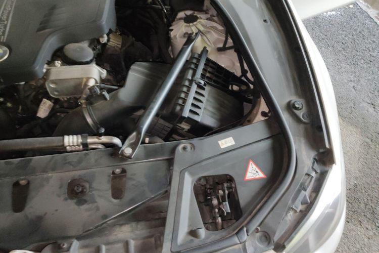 宝马5系 2014款 525Li 豪华设计套装局部细节9007