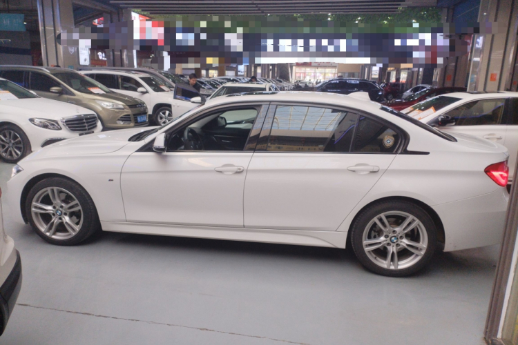 宝马3系 2018款 320Li 领先型M运动套装车身外观4