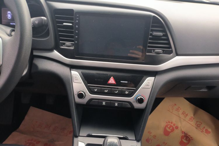 现代 领动 2016款 1.6L 手动智炫·活力型中控内饰16