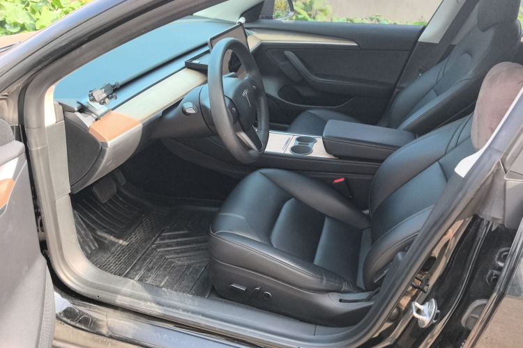 特斯拉 Model 3 2022款 后轮驱动版中控内饰20