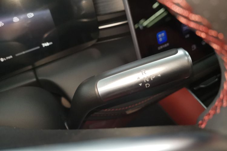 鸿蒙智行 问界M5 2025款 增程   Ultra 四驱版中控内饰18