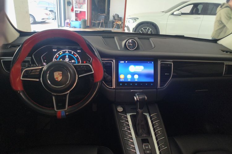 众泰SR9 2017款 2.0T 自动极致之梦版中控内饰12