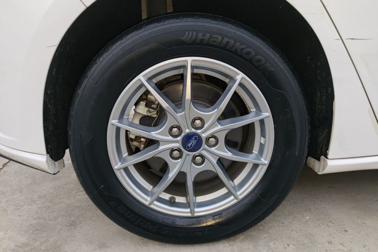 福特 福克斯 2020款 两厢 EcoBoost 180 自动锋潮型车身外观6008