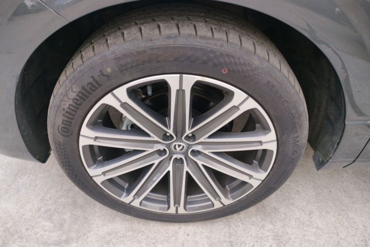 长安UNI-K 2023款 2.0T 两驱悦享型车身外观6007