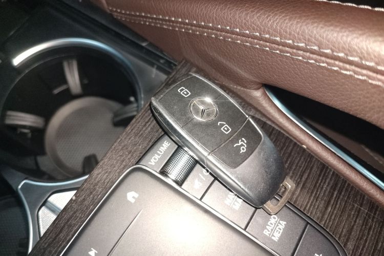 奔驰GLE 2021款 GLE 350 4MATIC 时尚型中控内饰7001