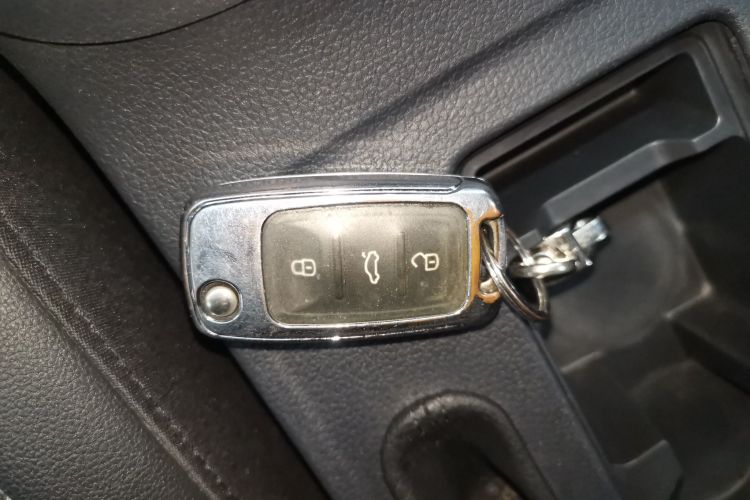 大众 速腾 2017款 1.6L 自动舒适型中控内饰11