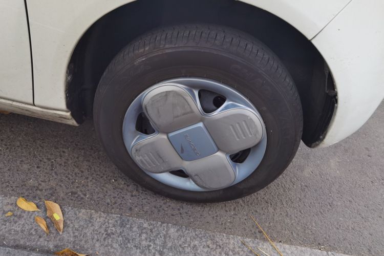 吉利银河 2023款 熊猫mini 120km 萌萌熊车身外观6007