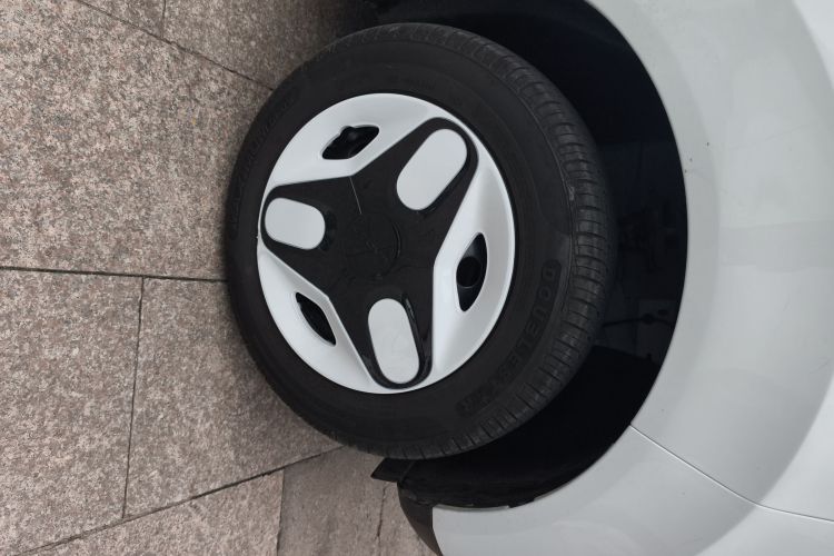 吉利银河 熊猫 2025款 210km 元气熊车身外观10