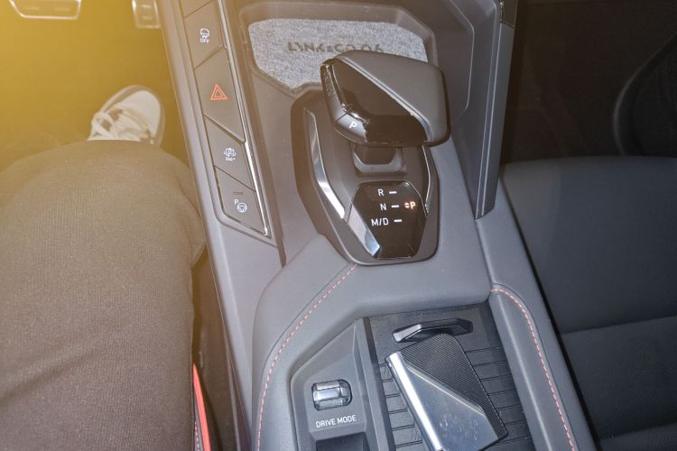 领克06 2020款 1.5T 耀Halo中控内饰18