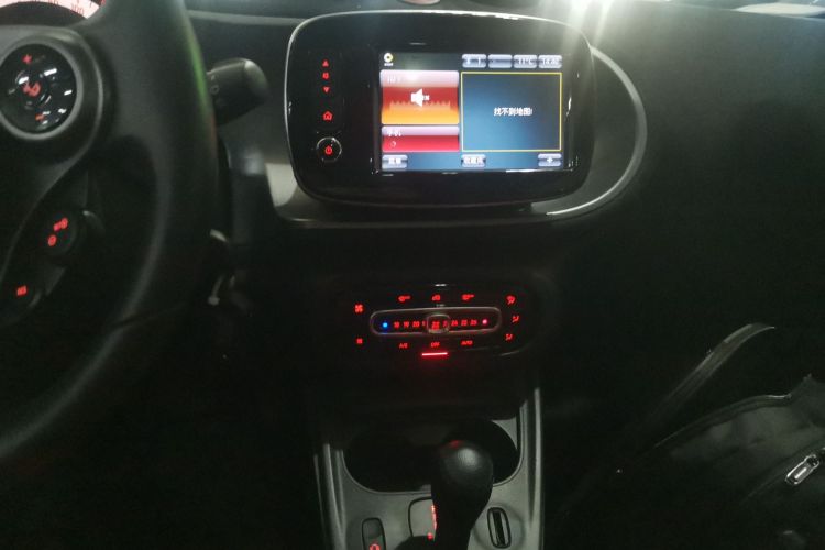 smart forfour 2018款 0.9T 66千瓦先锋版中控内饰16