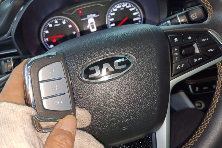 江汽集团 瑞风S4 2019款 1.6L 手动超越型中控内饰11